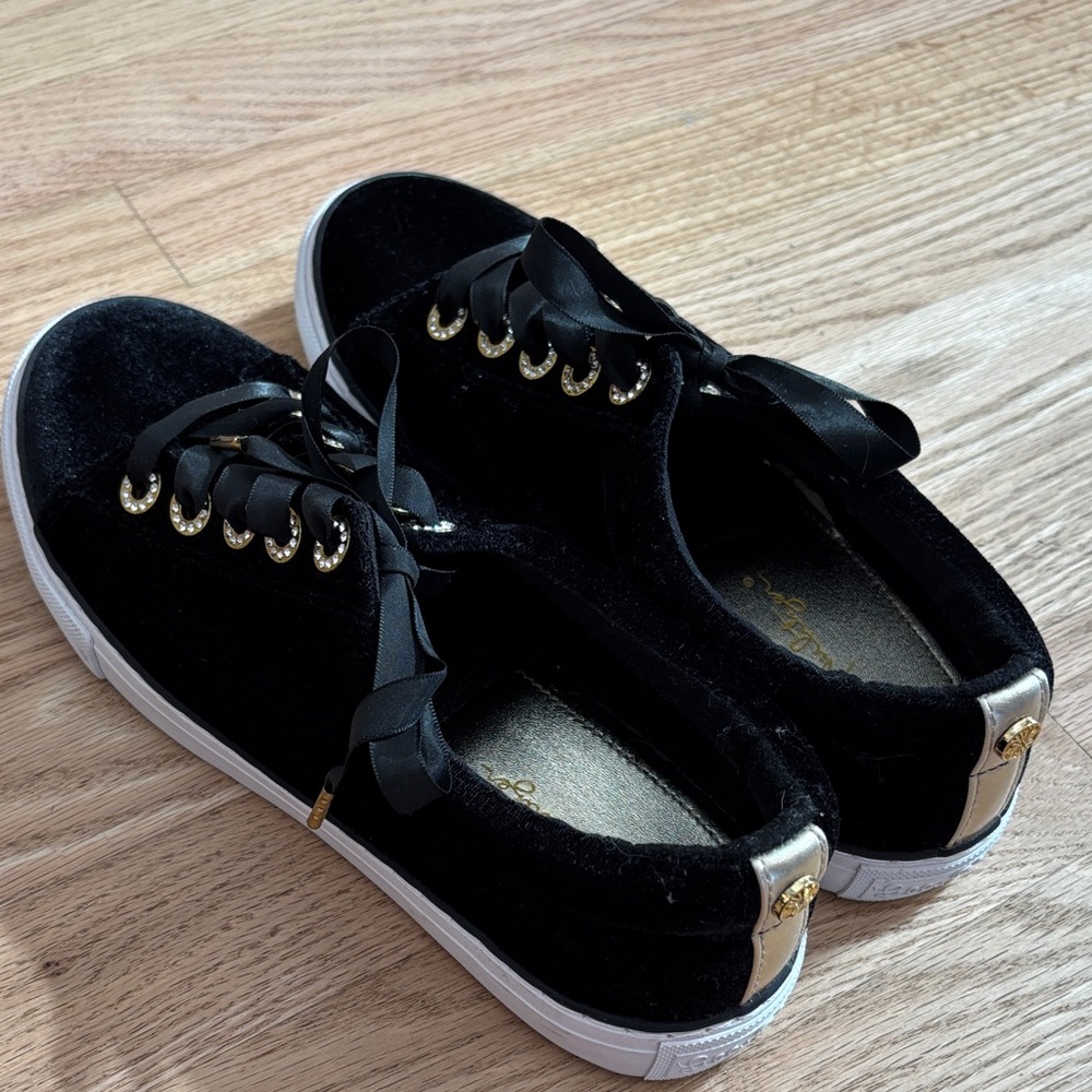 Lilly Pulitzer Hallie Sneakers 7 Black Velvet - Picture 3 of 6